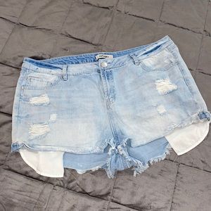 💠 light wash ripped shorts 💠